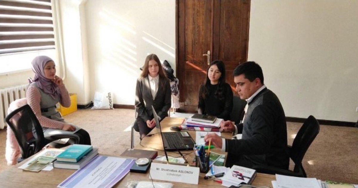 Aslonov meets ISMA Uzbekistan students